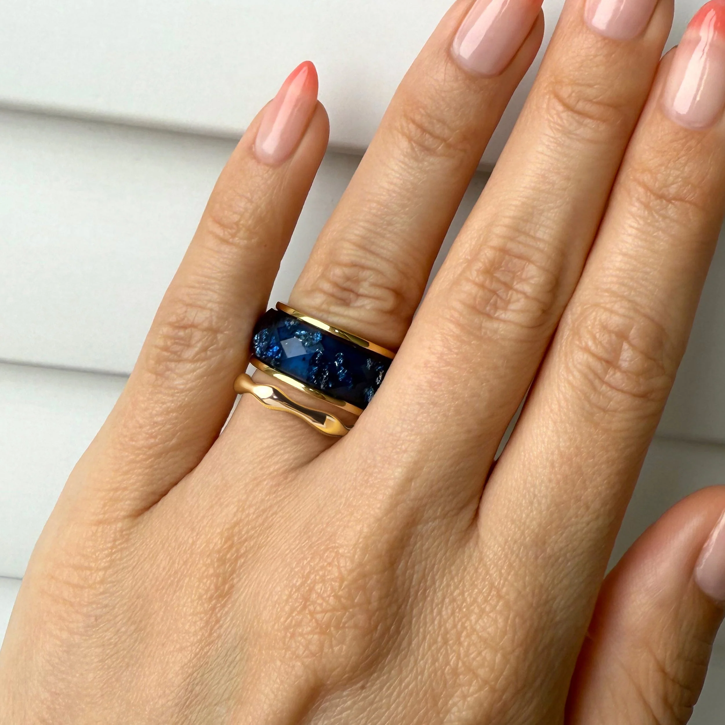 2in1 Resin Ring - Deep Blue & Magma Band - Image 4