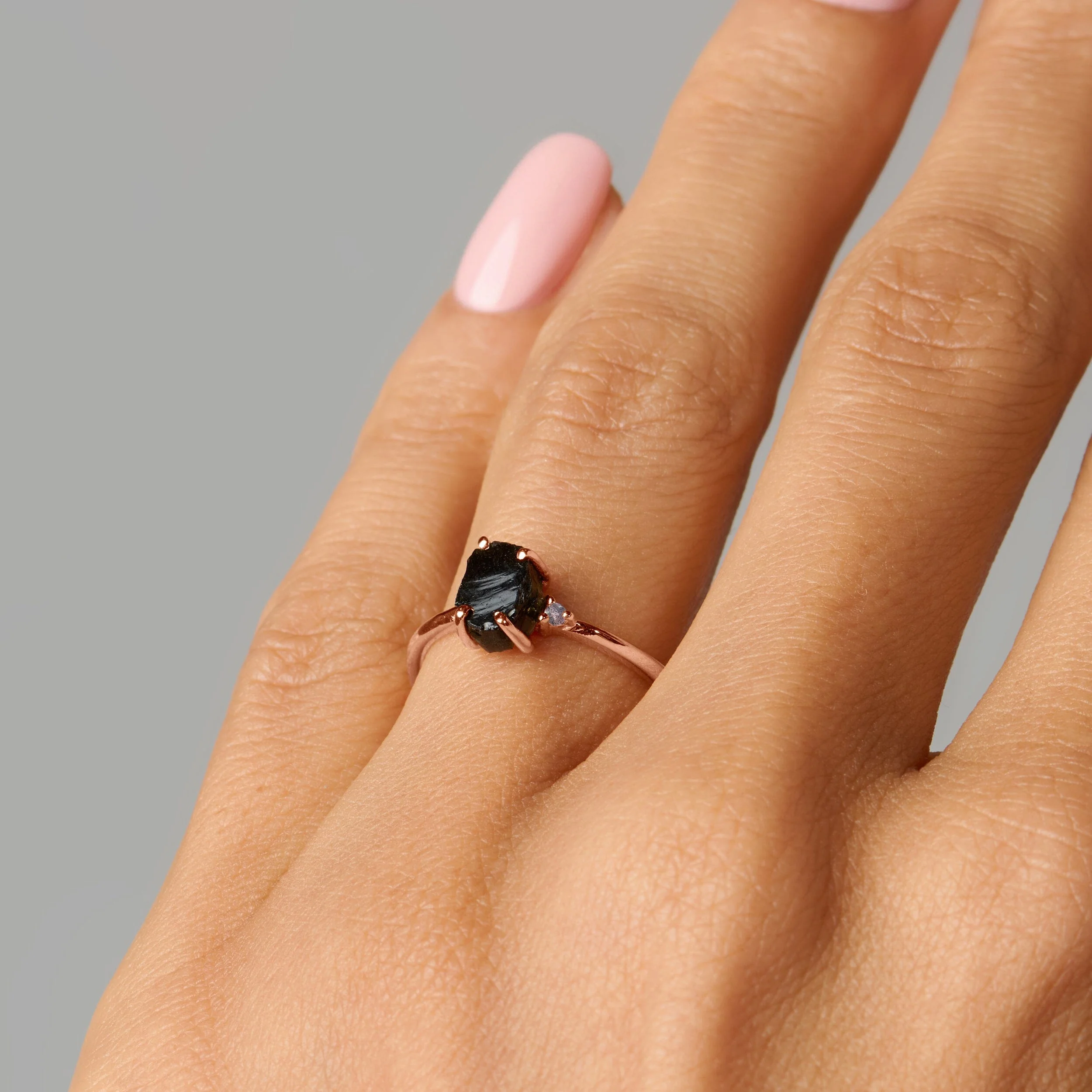 Black Obsidian Labradorite Ring - Petite Raw Allure - Image 11