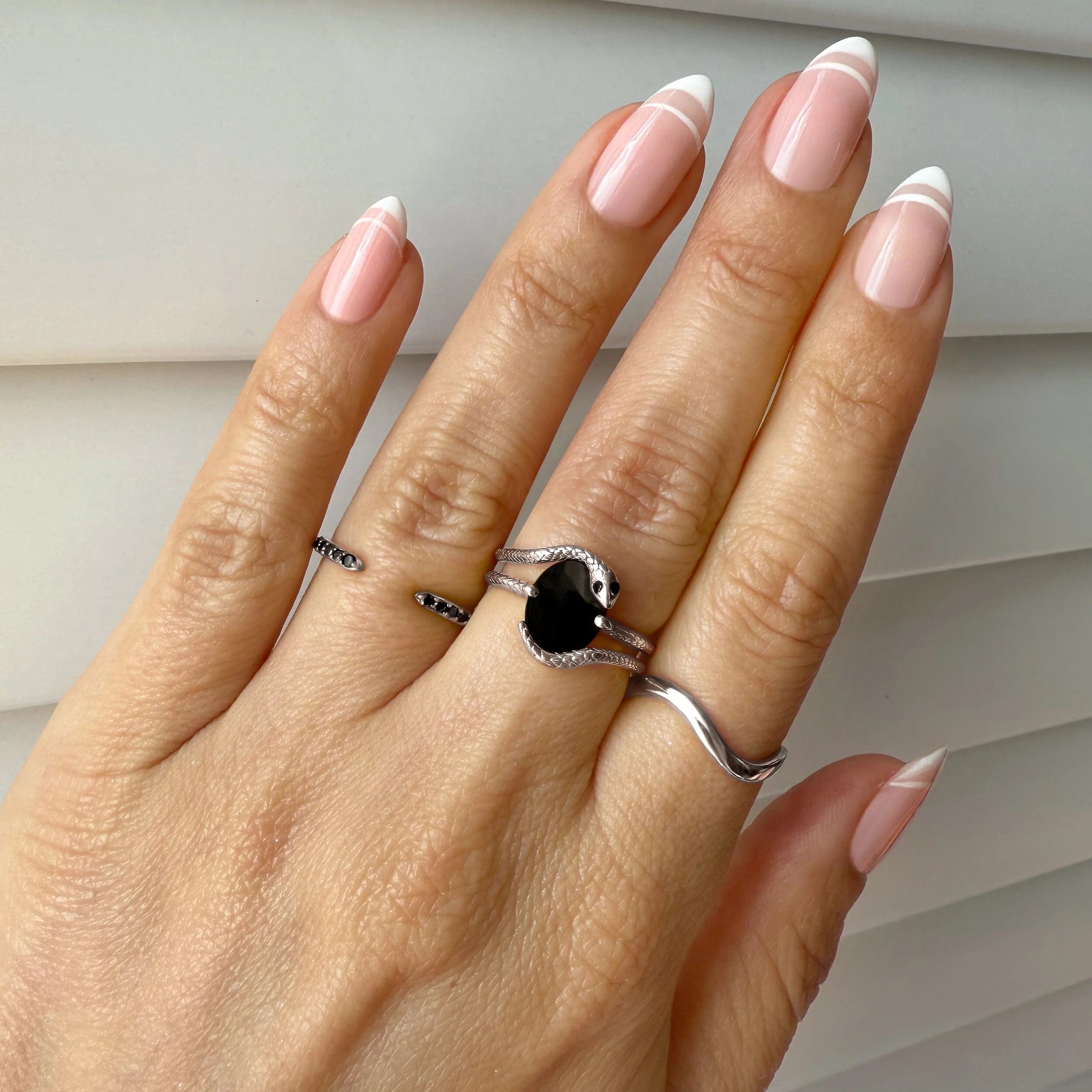 Black Onyx Serpent Ring - Twinkling Band & Waves Band - Image 2