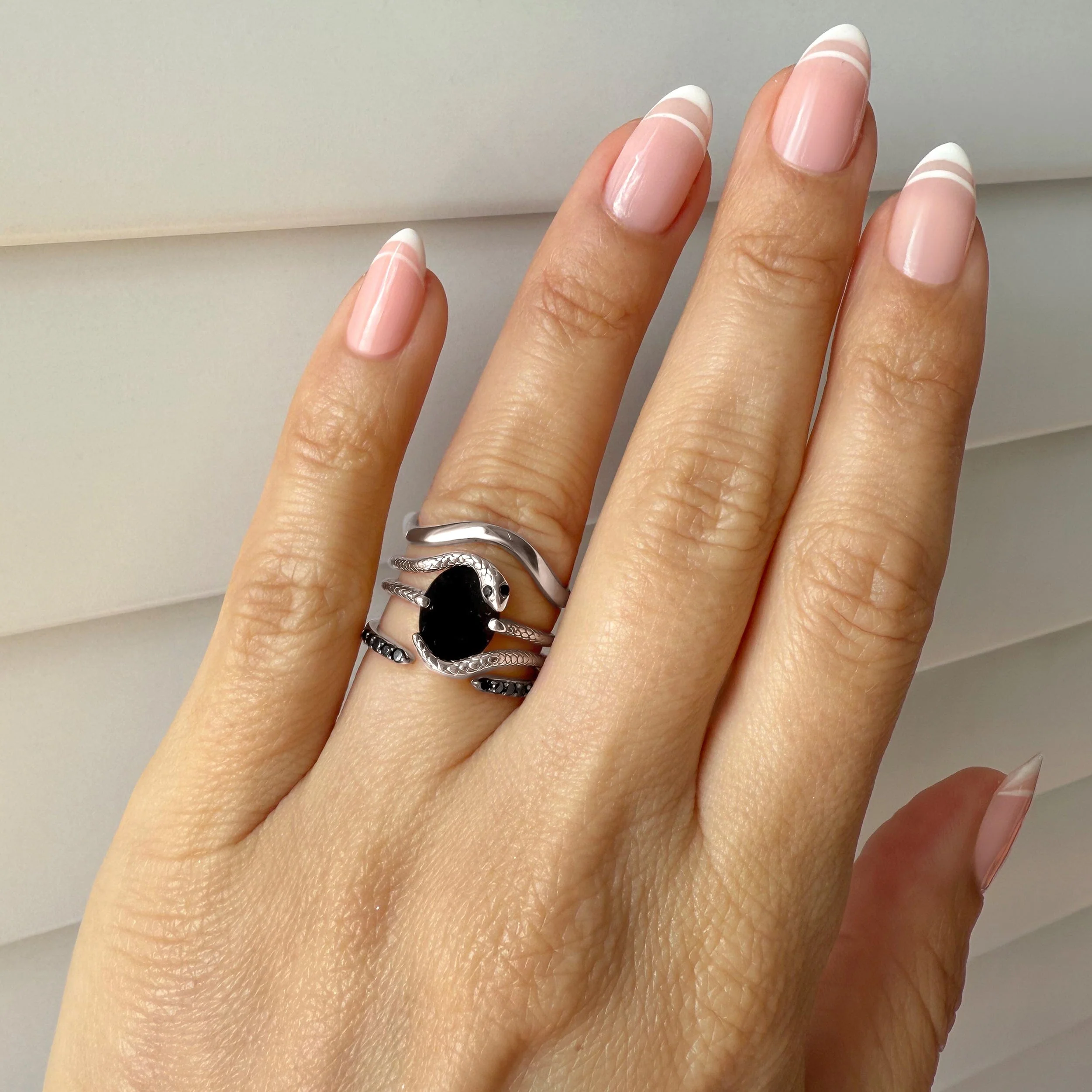 Black Onyx Serpent Ring - Twinkling Band & Waves Band - Image 9