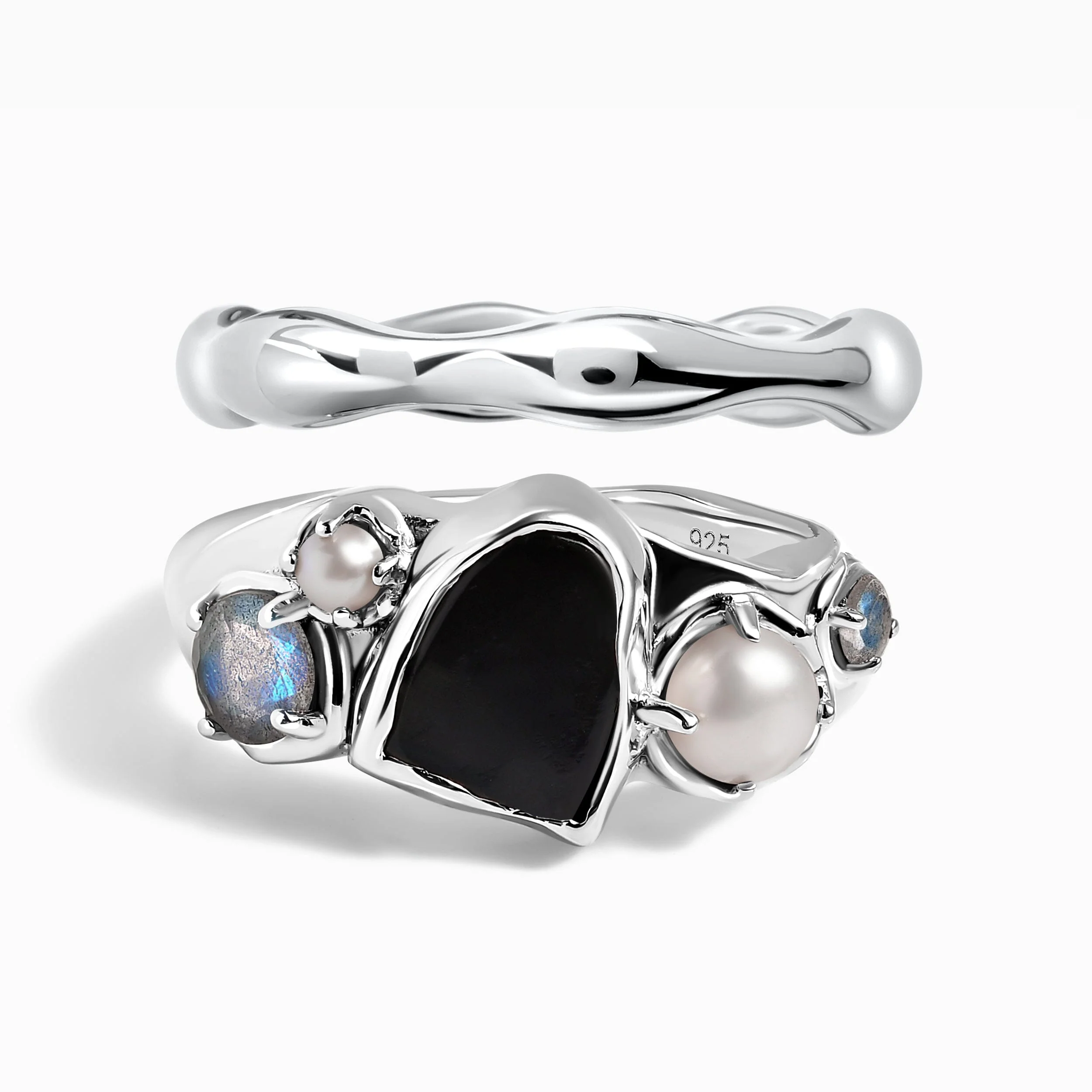 Midnight Heirloom Ring & Magma Band