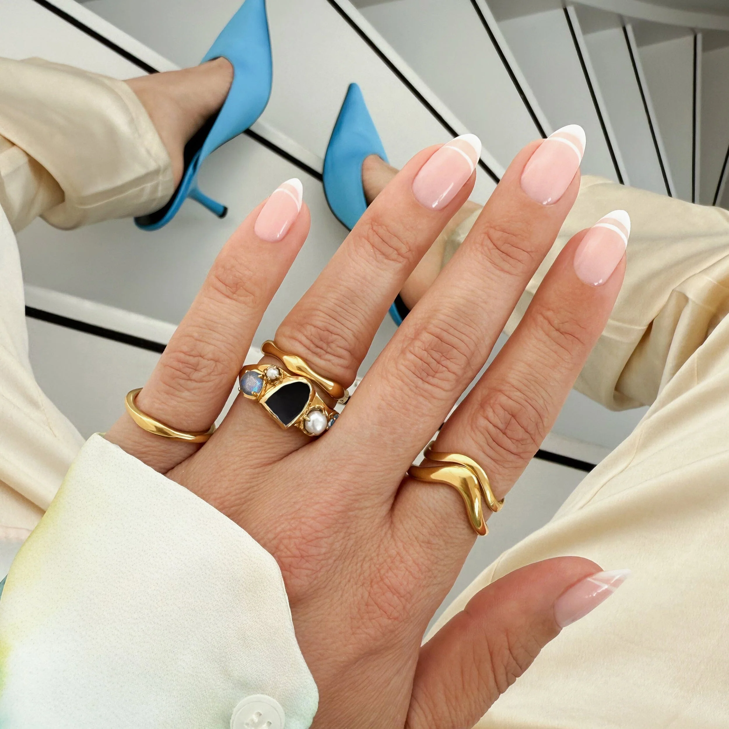 Midnight Heirloom Ring - Magma Band & Waves Band - Image 10