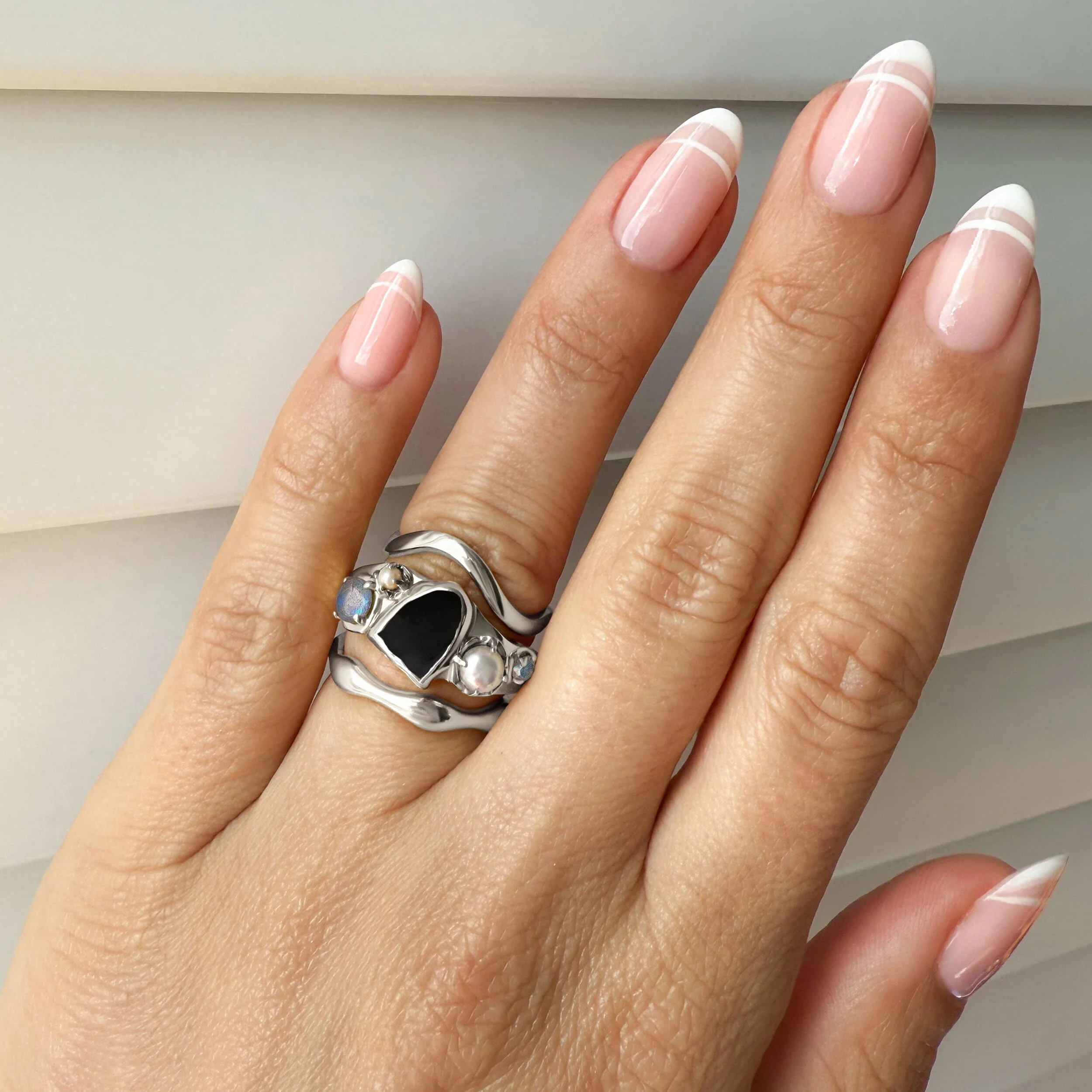 Midnight Heirloom Ring - Magma Band & Waves Band - Image 2