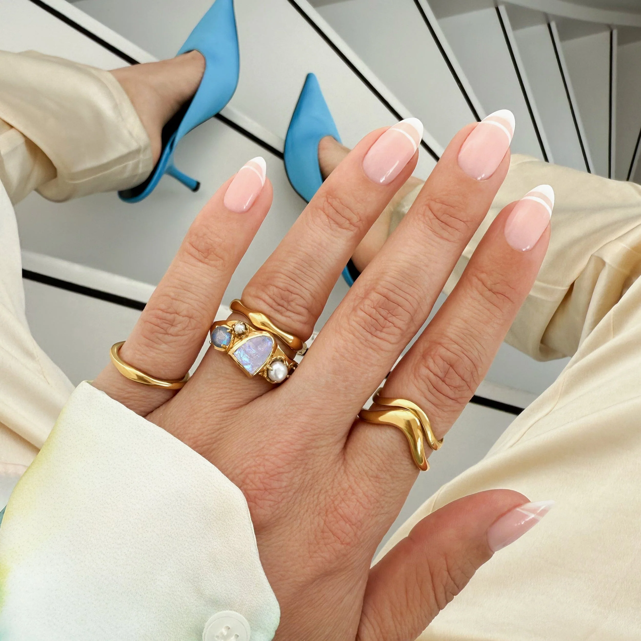 Mist Heirloom Ring - Magma Band & Waves Band - Image 15