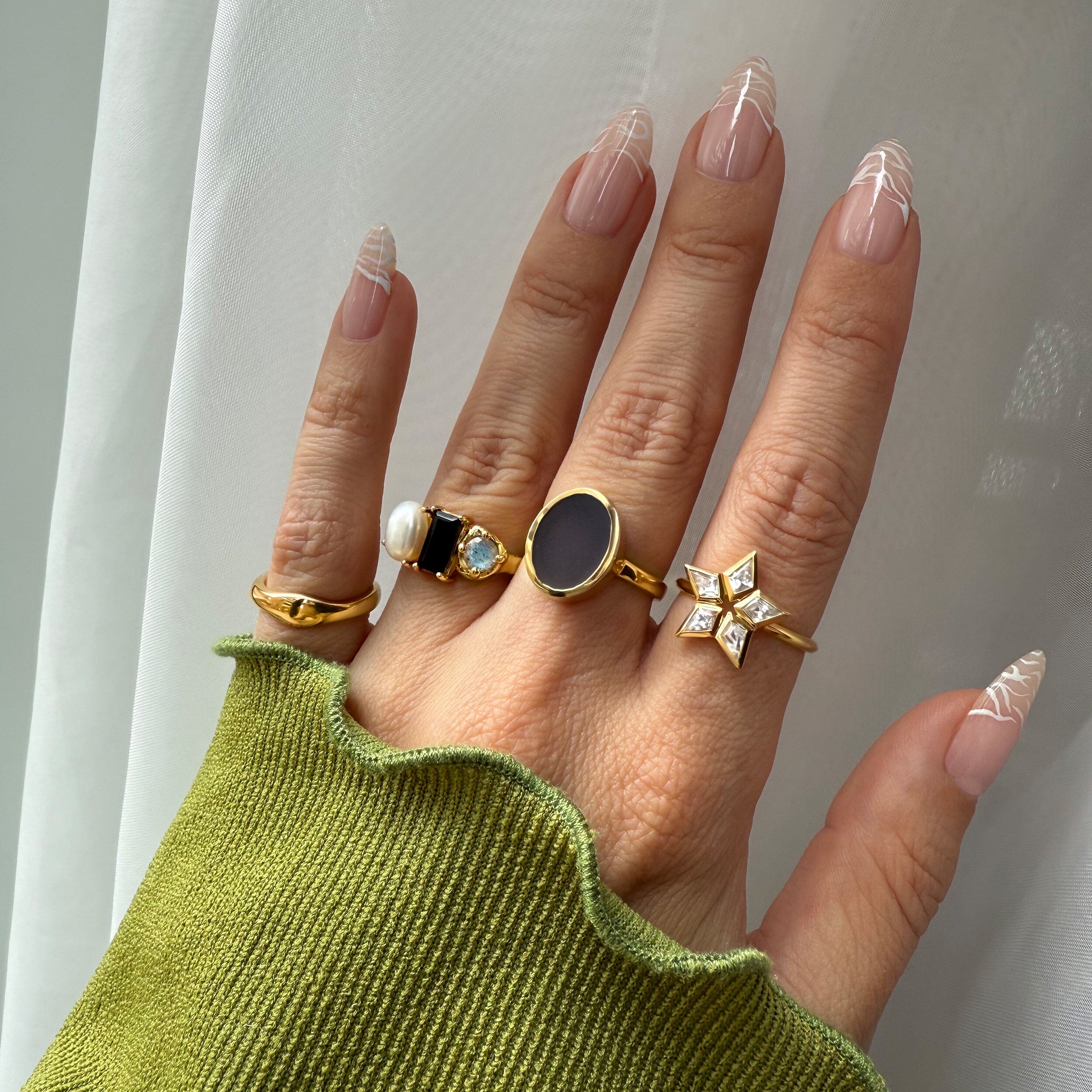 White Zircon Ring - Nova Star - Image 17